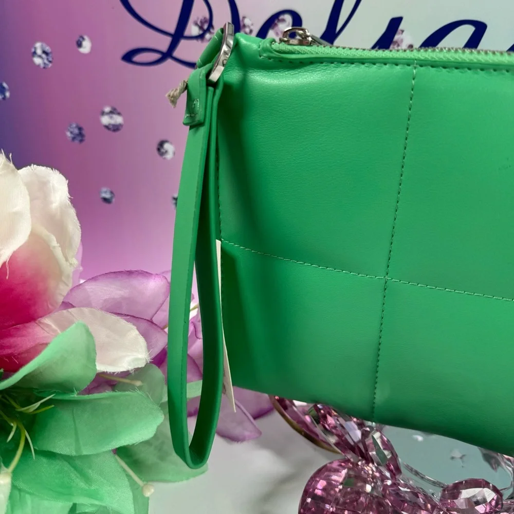 PADDED QUILT CLUTCH WRISTLET